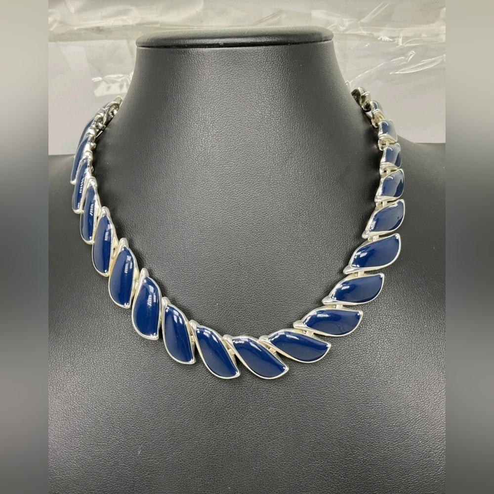 Napier Navy Blue Enamel Collar Necklace NWOT Vtg 15"